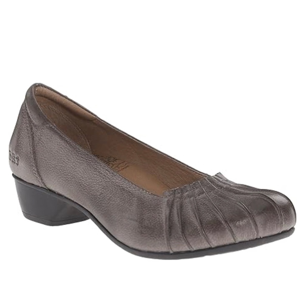 Taos Footwear Brown Tan Heels with Cushioned Comfort